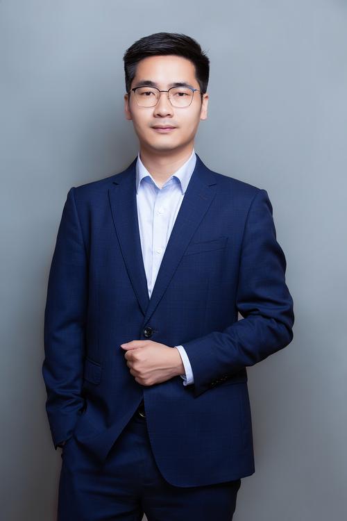 邓华英 项目运营总监