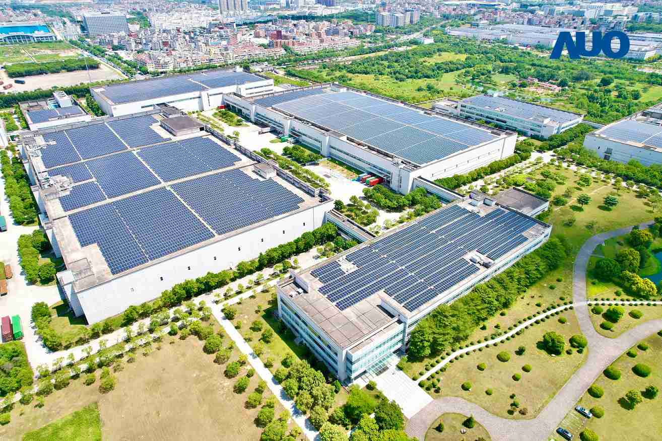 OBPay厦门推动智能制造同时，，透过绿电创能纵深推进绿色转型，，厂区全屋顶铺设太阳能光伏板，，，每年太阳能发电 2,600多万度